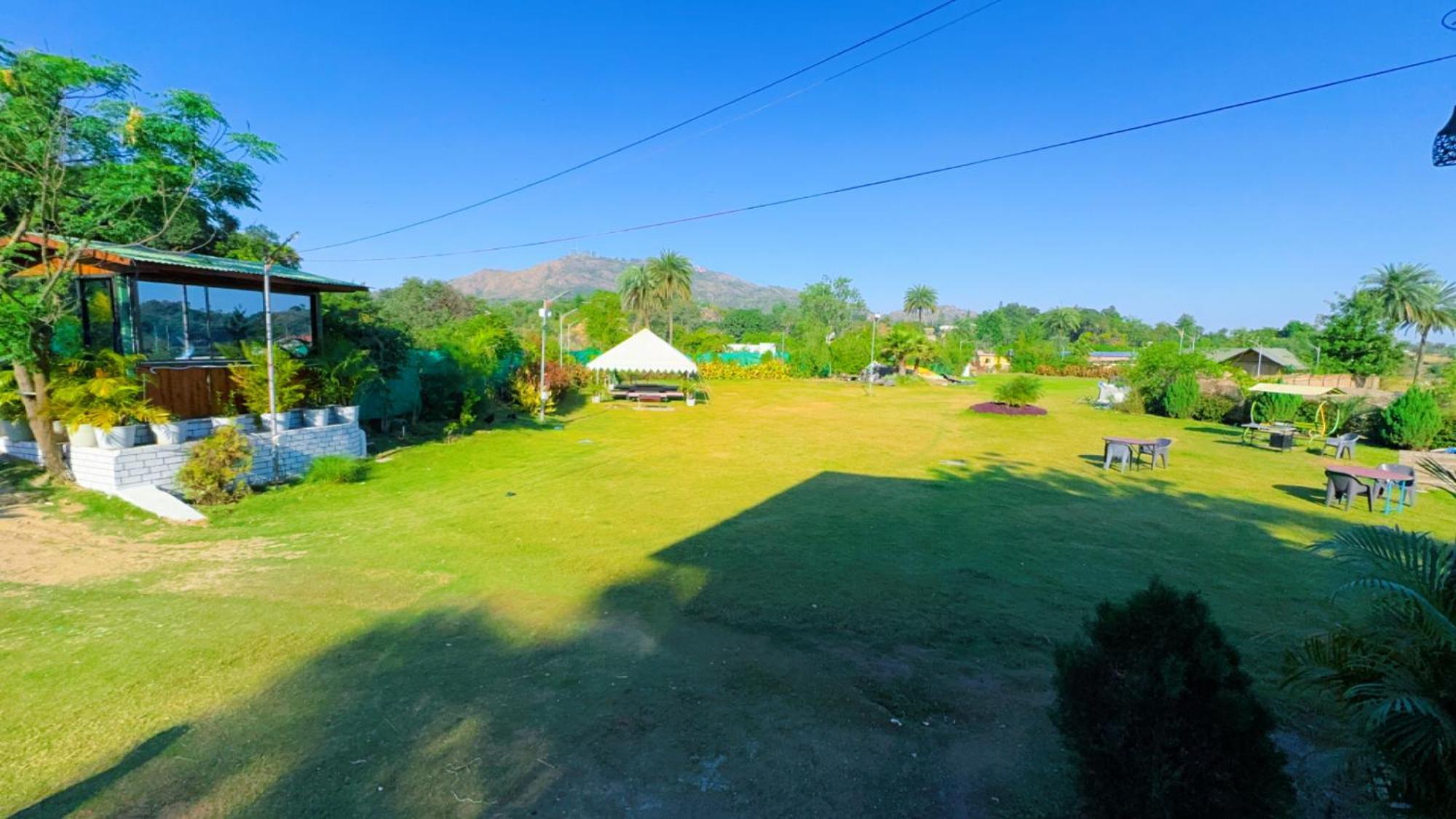 Far Out Field Resort Mount Abu Exterior photo